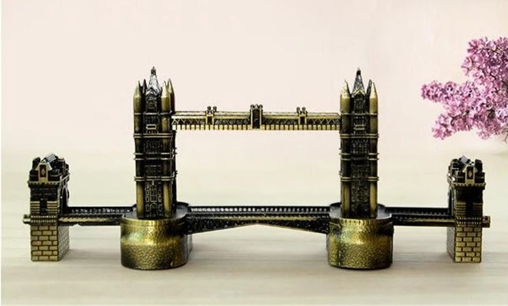 Keindahan Arsitektur Miniatur Jembatan dalam Skala Kecil